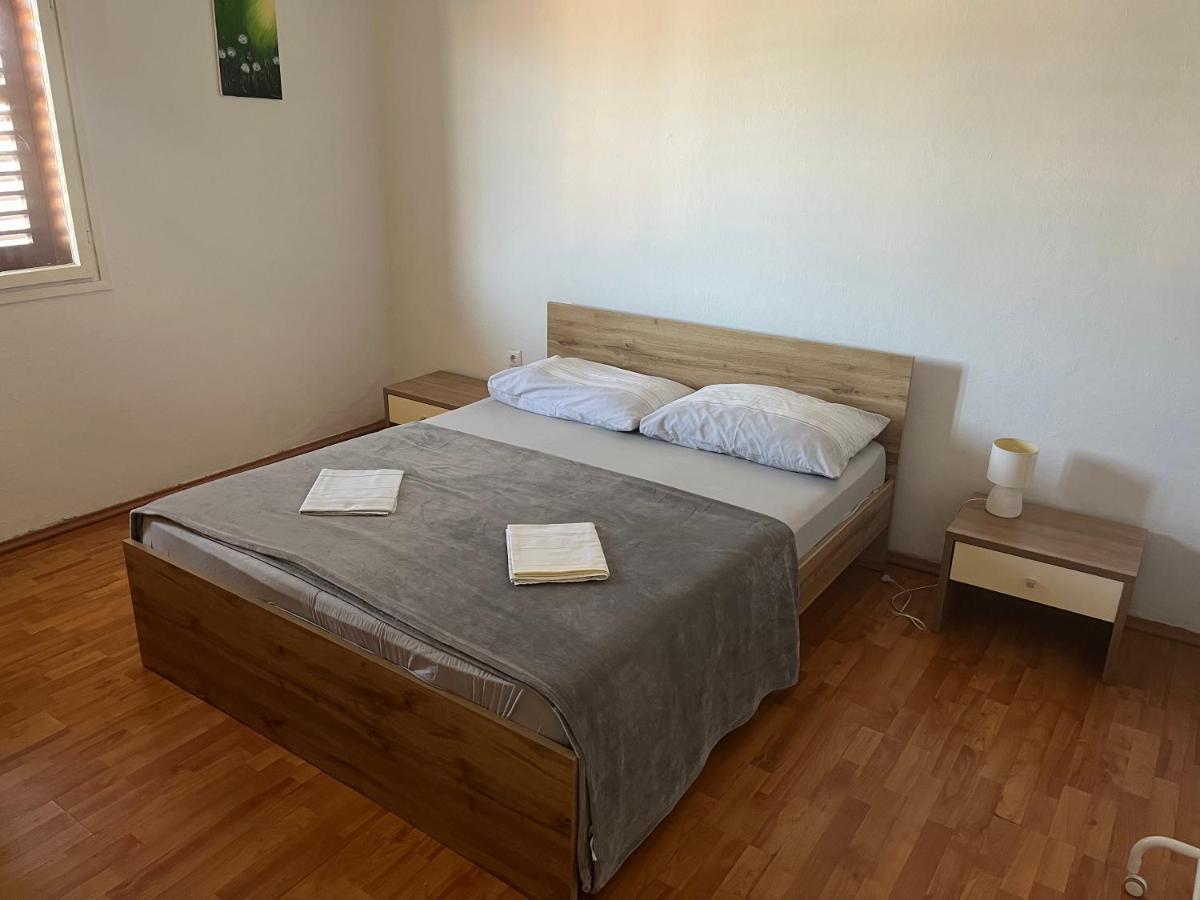 Apartments Peronja Jelsa Seafront Экстерьер фото