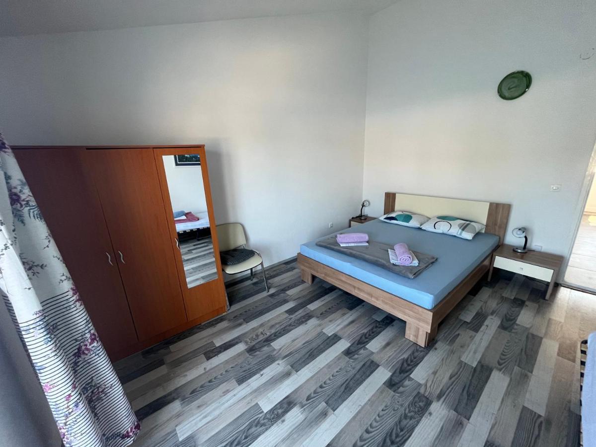 Apartments Peronja Jelsa Seafront Экстерьер фото