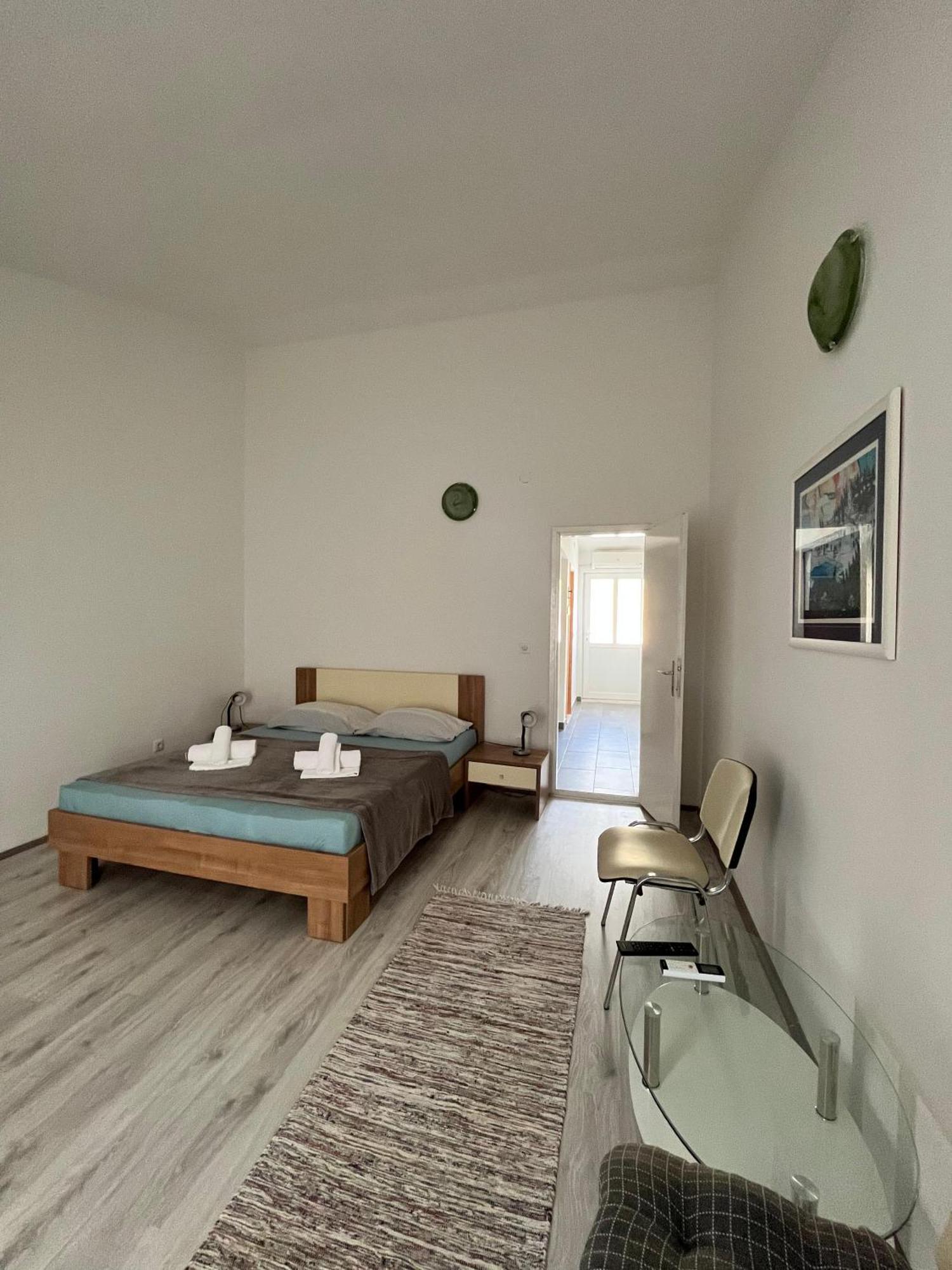 Apartments Peronja Jelsa Seafront Экстерьер фото